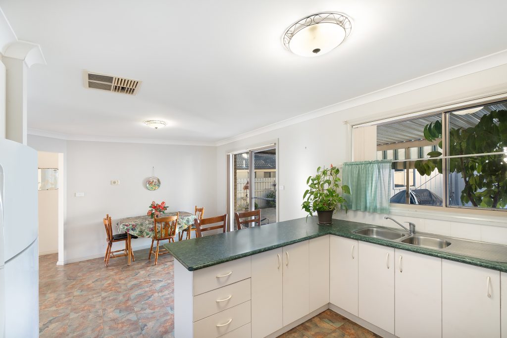 34 Kimba Drive, Glenfield Park NSW 2650 - photo 2