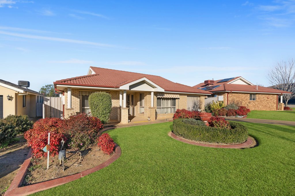 34 Kimba Drive, Glenfield Park NSW 2650 - photo 15