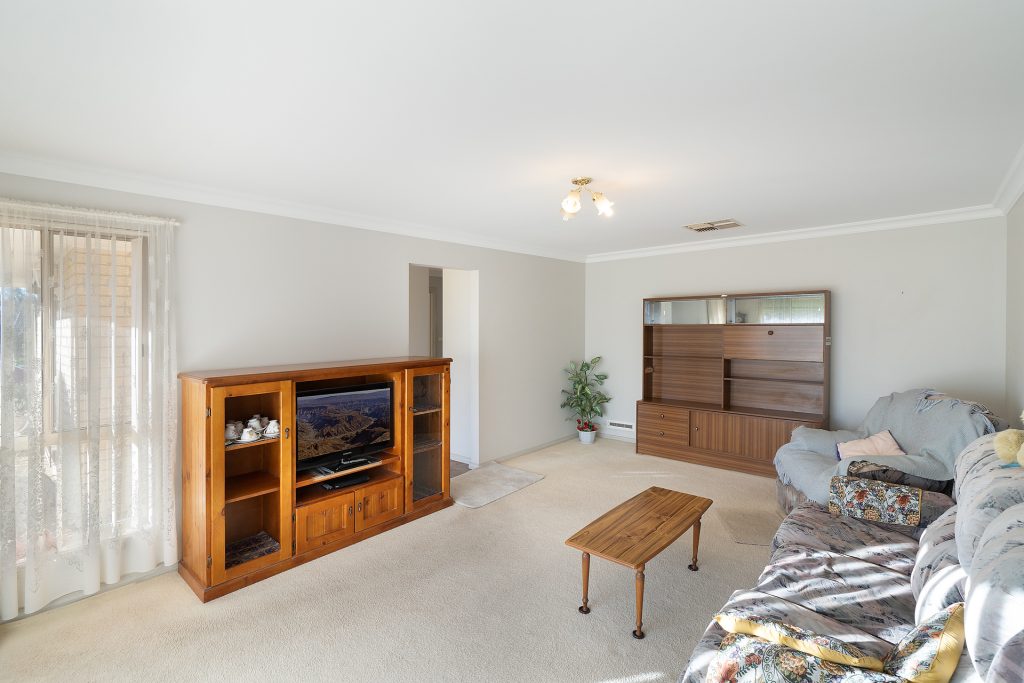 34 Kimba Drive, Glenfield Park NSW 2650 - photo 5