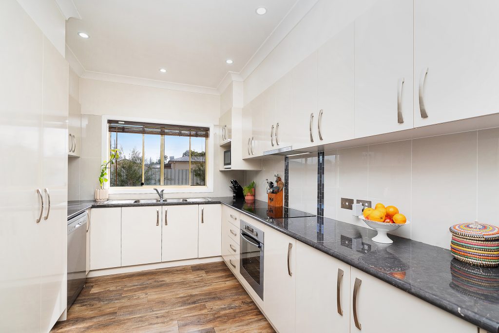34 Yanco Avenue, Leeton NSW 2705 - photo 4