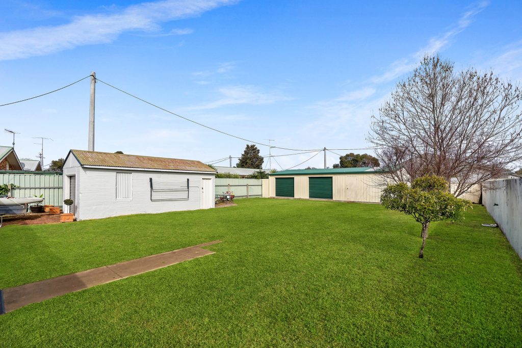 34 Yanco Avenue, Leeton NSW 2705 - photo 10