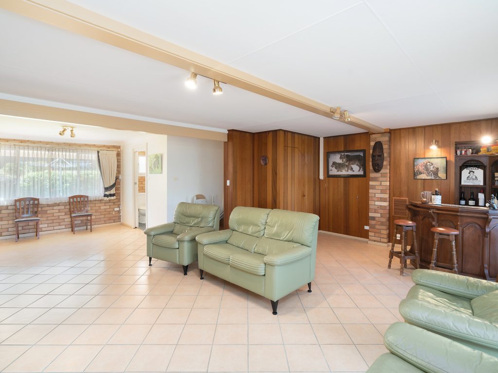 5 Watsonford Street, Temora NSW 2666 - photo 14