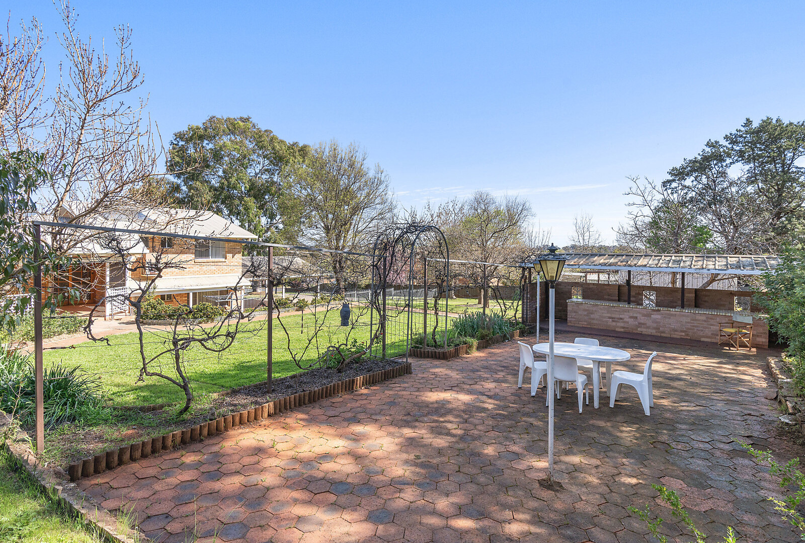 5 Watsonford Street, Temora NSW 2666 - photo 17