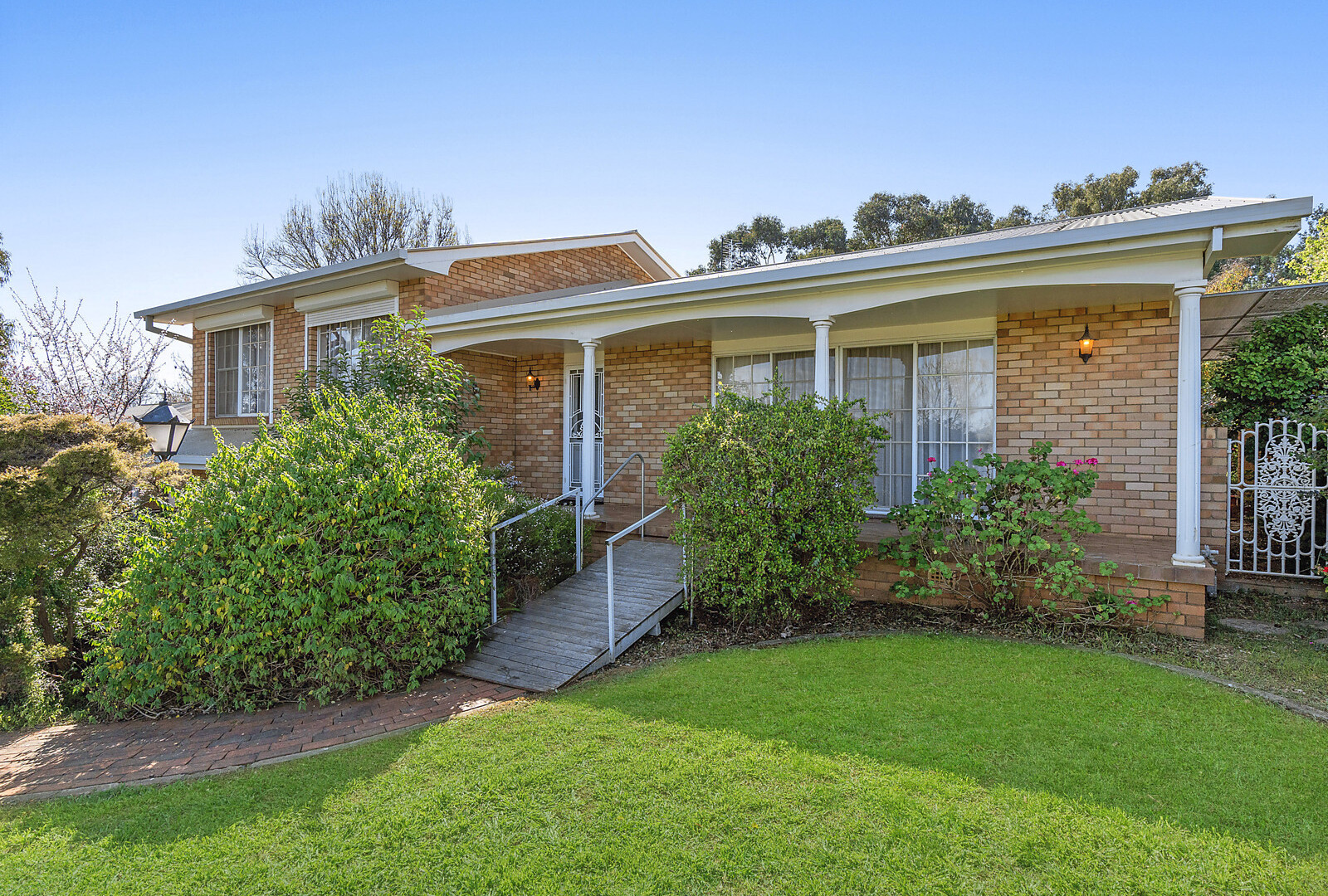 5 Watsonford Street, Temora NSW 2666 - photo 20