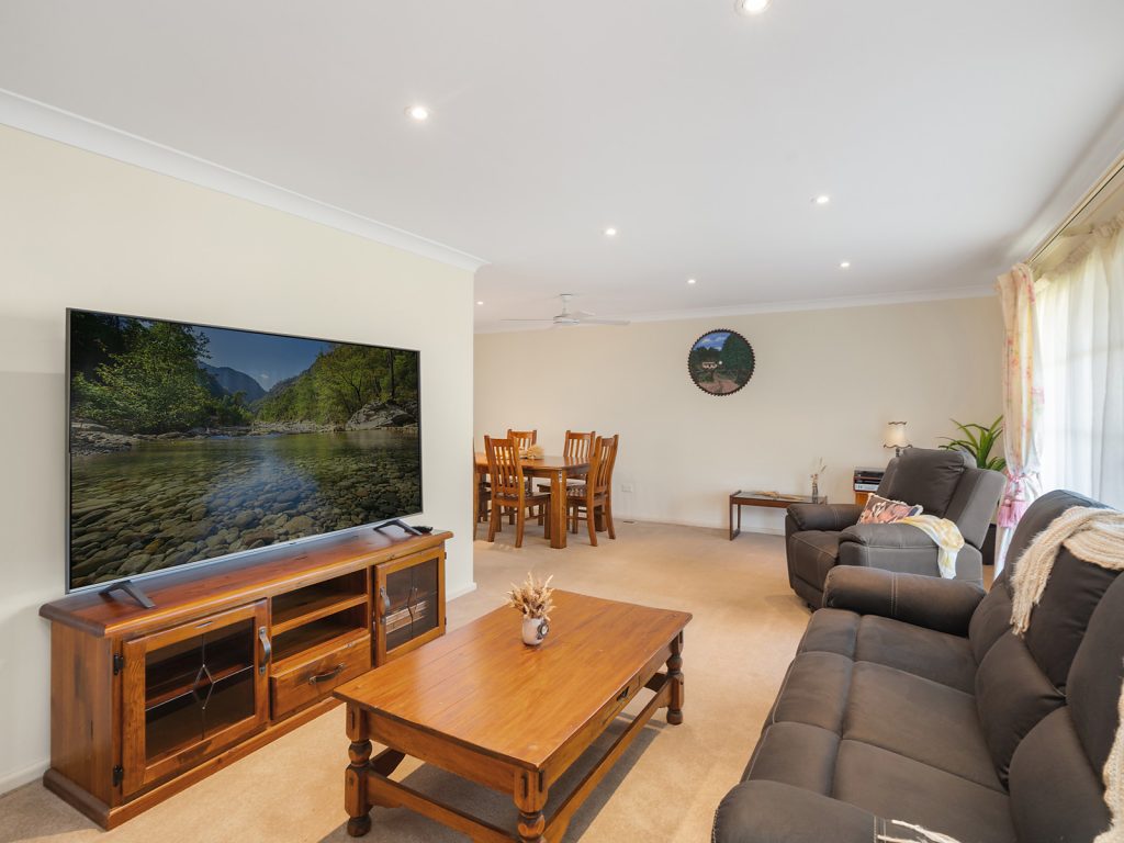 5 Watsonford Street, Temora NSW 2666 - photo 5