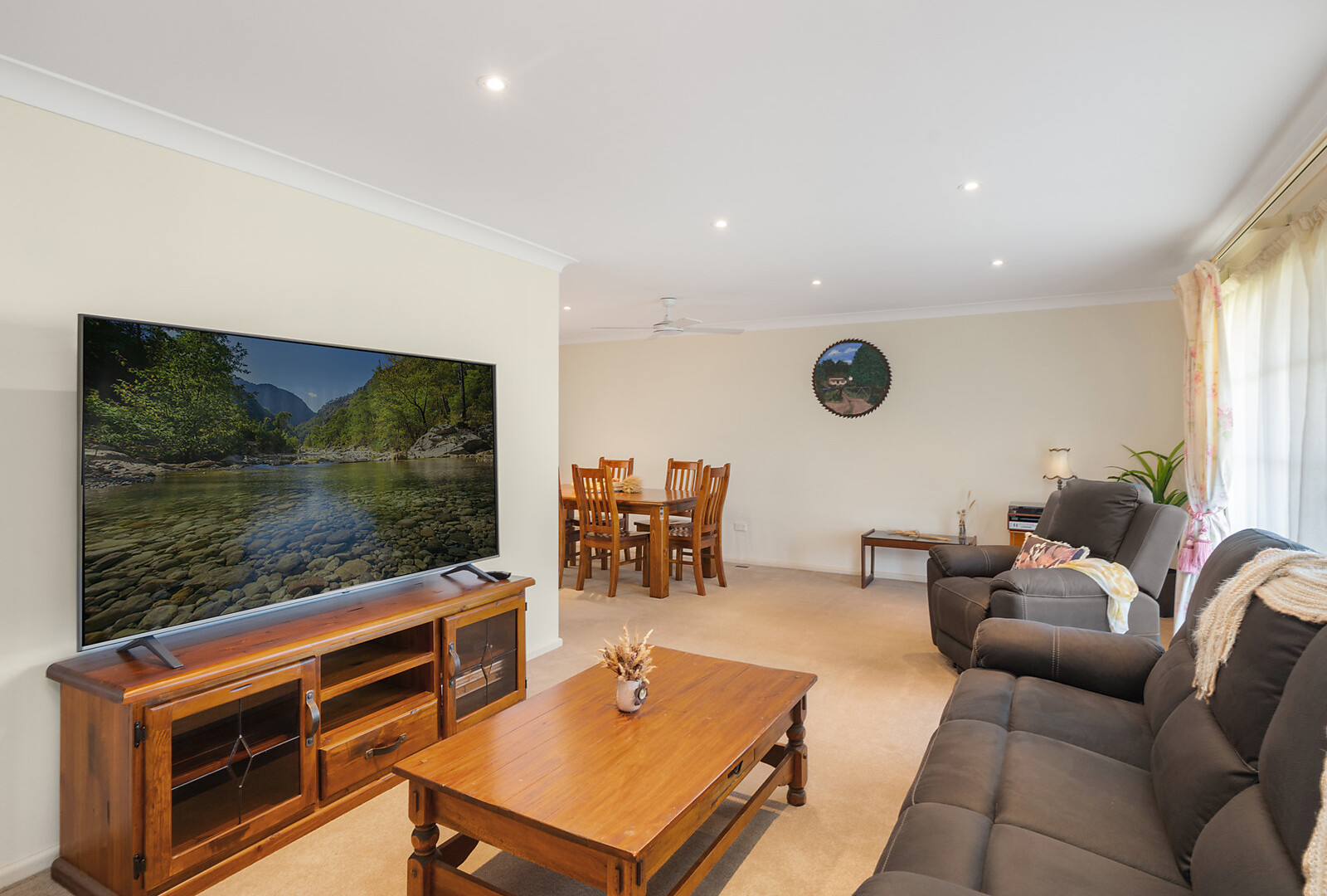 5 Watsonford Street, Temora NSW 2666 - photo 5