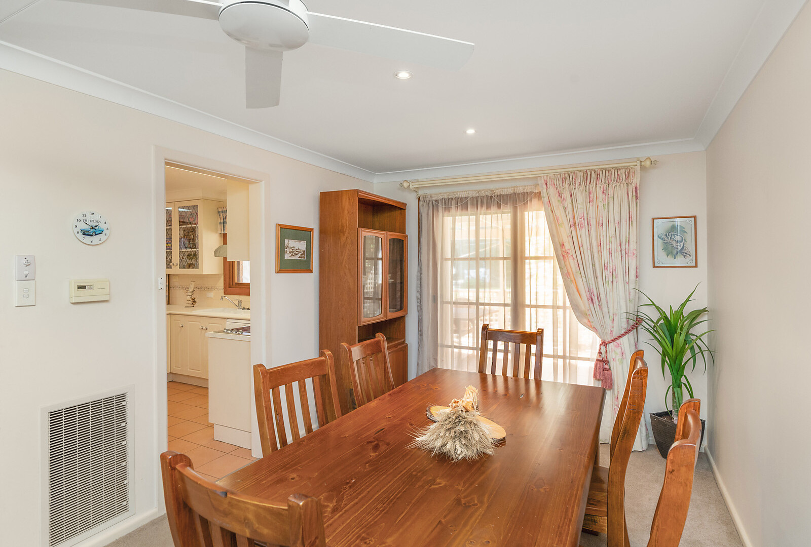 5 Watsonford Street, Temora NSW 2666 - photo 8