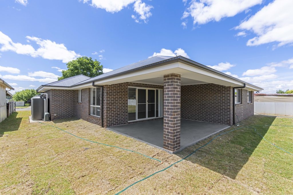 2 Sherwood Road, Temora NSW 2666 - photo 14