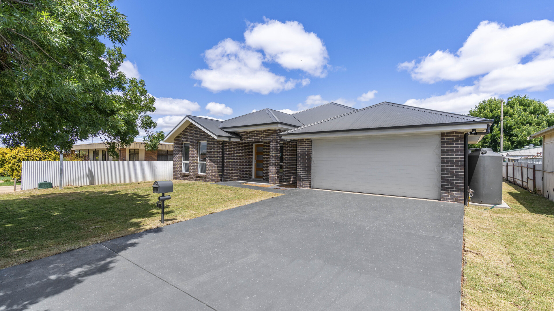 2 Sherwood Road, Temora NSW 2666 - photo 18