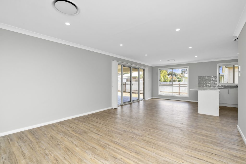 2 Sherwood Road, Temora NSW 2666 - photo 4