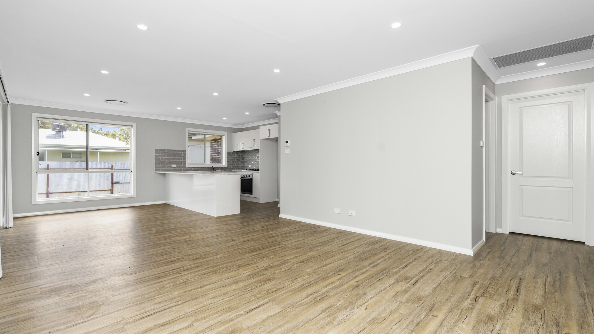 2 Sherwood Road, Temora NSW 2666 - photo 5