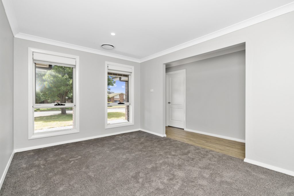 2 Sherwood Road, Temora NSW 2666 - photo 6