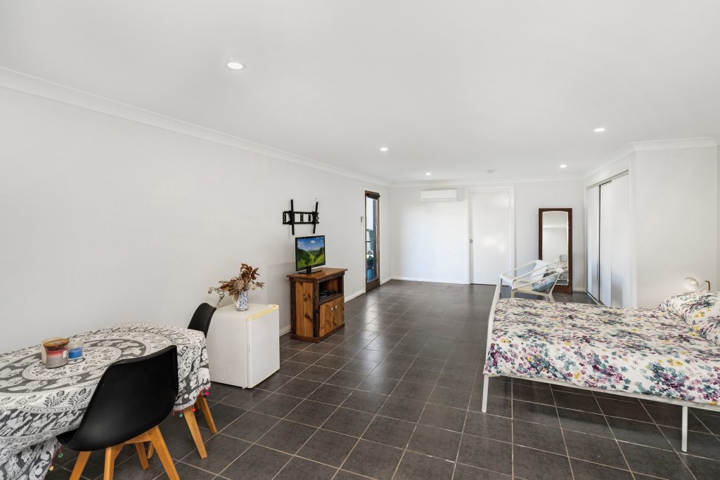 154 Crowley Street, Temora NSW 2666 - photo 12