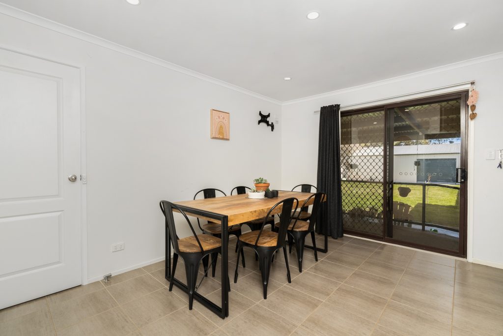 154 Crowley Street, Temora NSW 2666 - photo 7