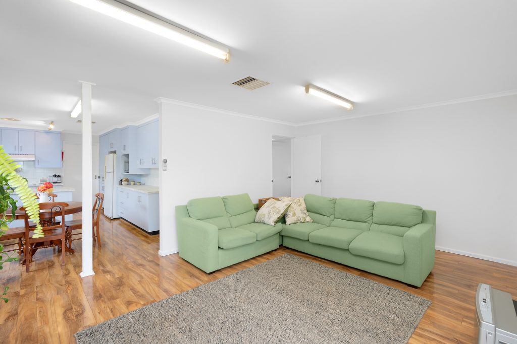 40 Jellicoe Street, Temora NSW 2666 - photo 3