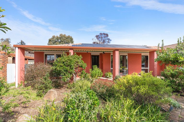 69 Balleroo Crescent, Glenfield Park NSW 2650 - photo 2