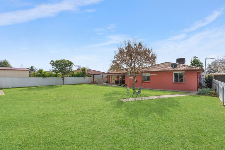 69 Balleroo Crescent, Glenfield Park NSW 2650 - photo 13