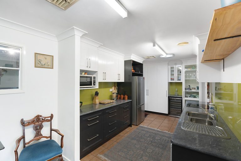 69 Balleroo Crescent, Glenfield Park NSW 2650 - photo 6