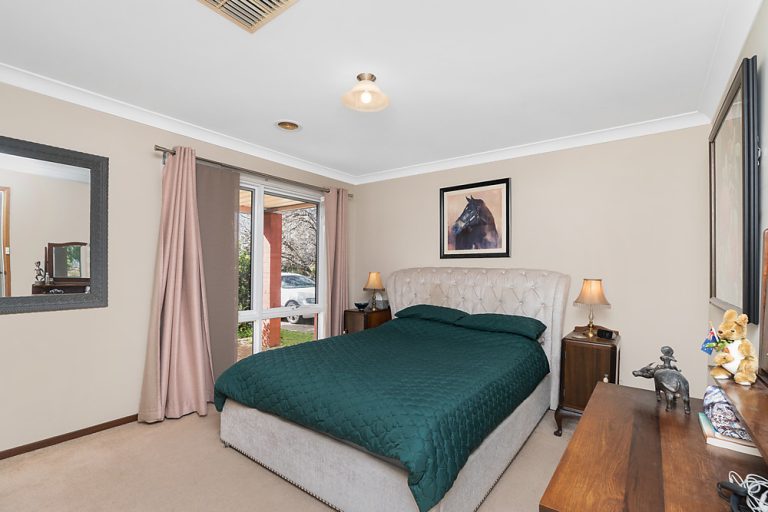 69 Balleroo Crescent, Glenfield Park NSW 2650 - photo 7