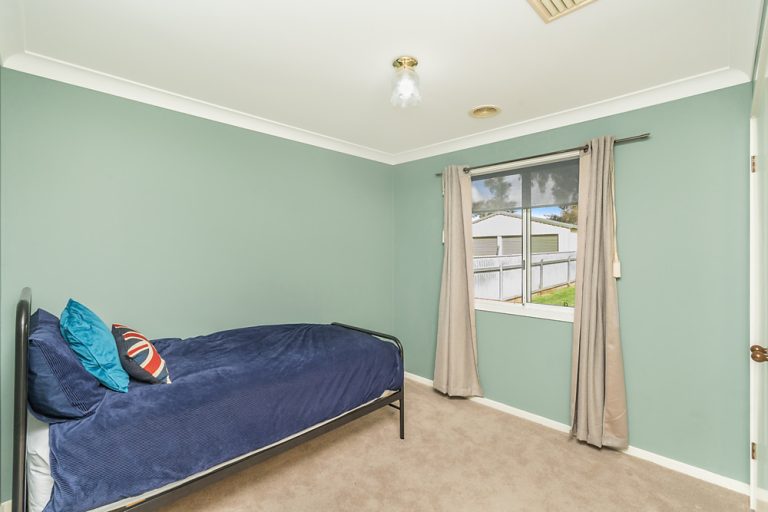 69 Balleroo Crescent, Glenfield Park NSW 2650 - photo 9