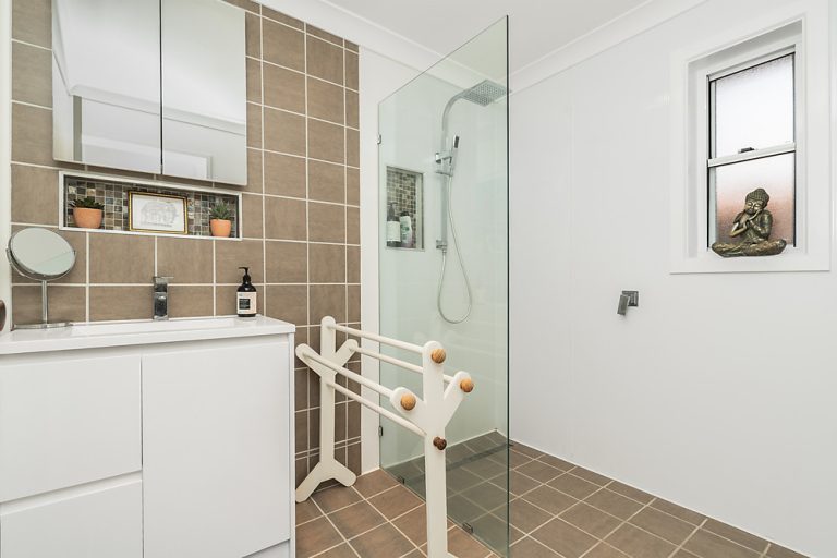 69 Balleroo Crescent, Glenfield Park NSW 2650 - photo 10