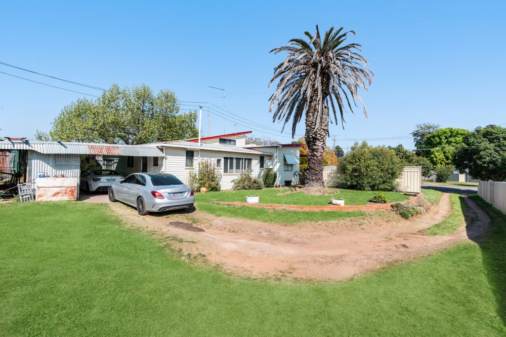 23 Frederica Street, Narrandera NSW 2700 - photo 12