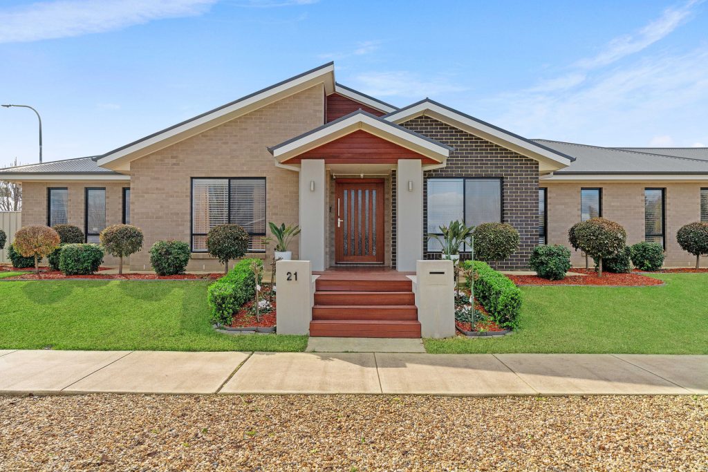 21 Cunjegong Loop, Gobbagombalin NSW 2650 - McGrath Riverina