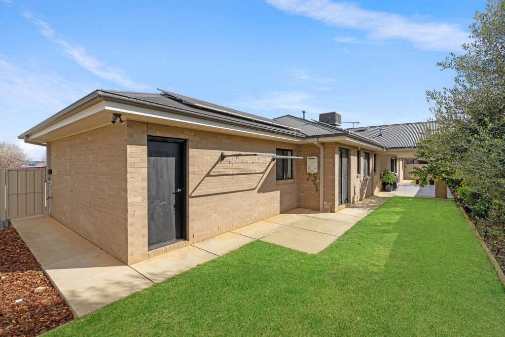 21 Cunjegong Loop, Gobbagombalin NSW 2650 - photo 14