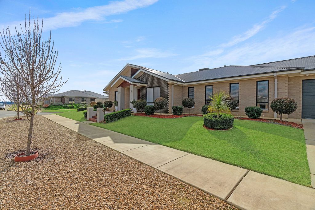 21 Cunjegong Loop, Gobbagombalin NSW 2650 - photo 16