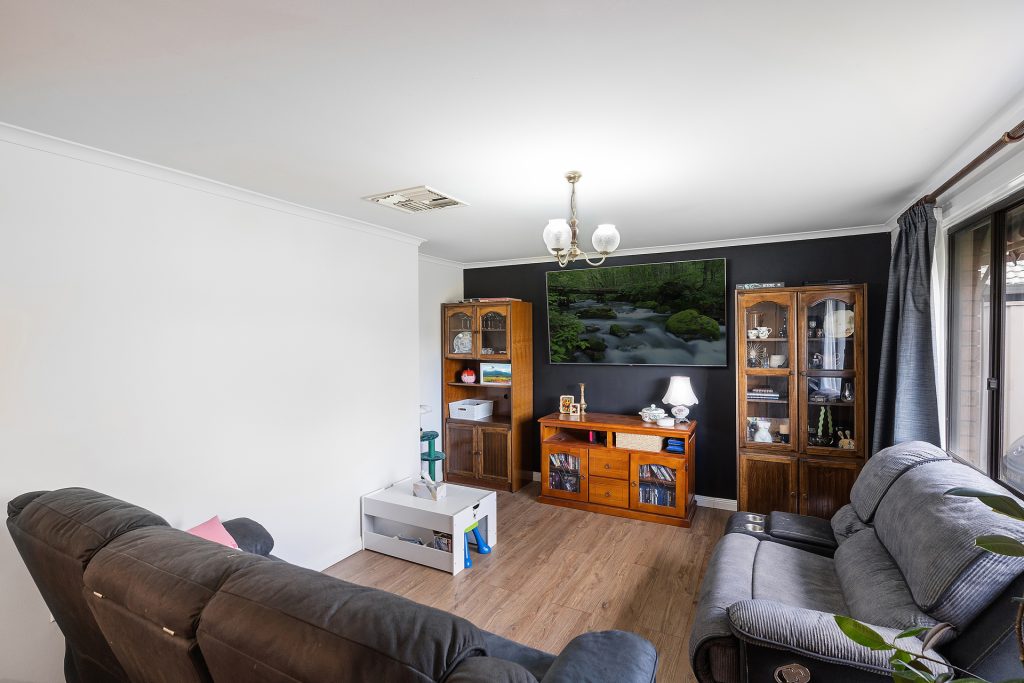 18 Crisp Drive, Ashmont NSW 2650 - photo 2