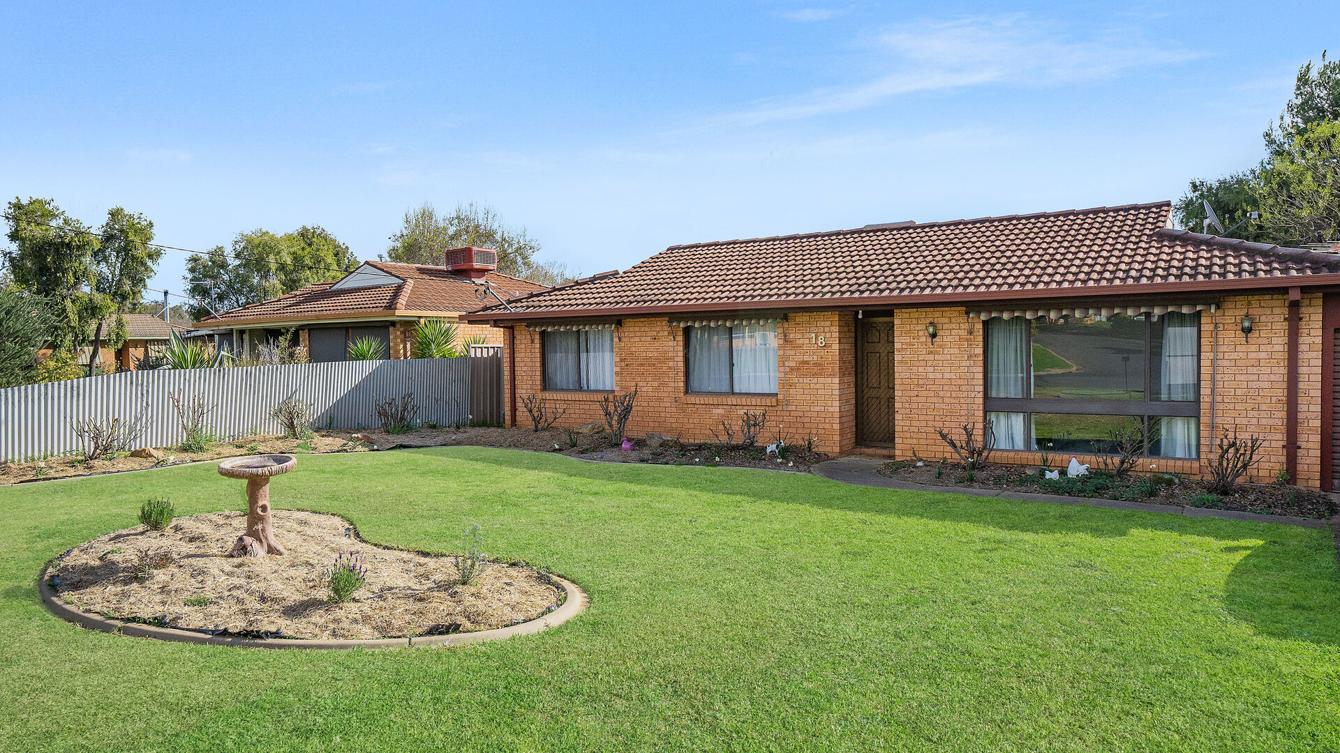 18 Crisp Drive, Ashmont NSW 2650 - photo 11