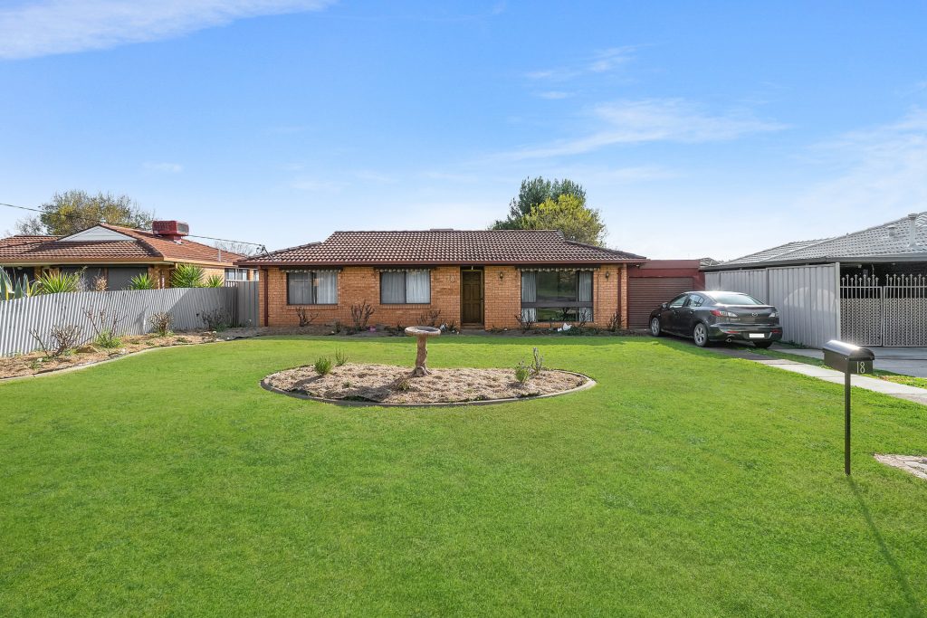 18 Crisp Drive, Ashmont NSW 2650 - McGrath Riverina