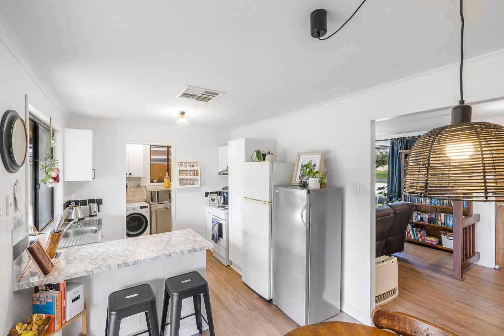 18 Crisp Drive, Ashmont NSW 2650 - photo 3