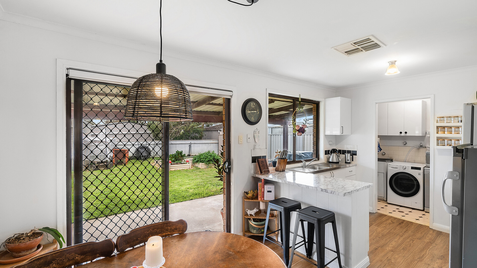 18 Crisp Drive, Ashmont NSW 2650 - photo 4