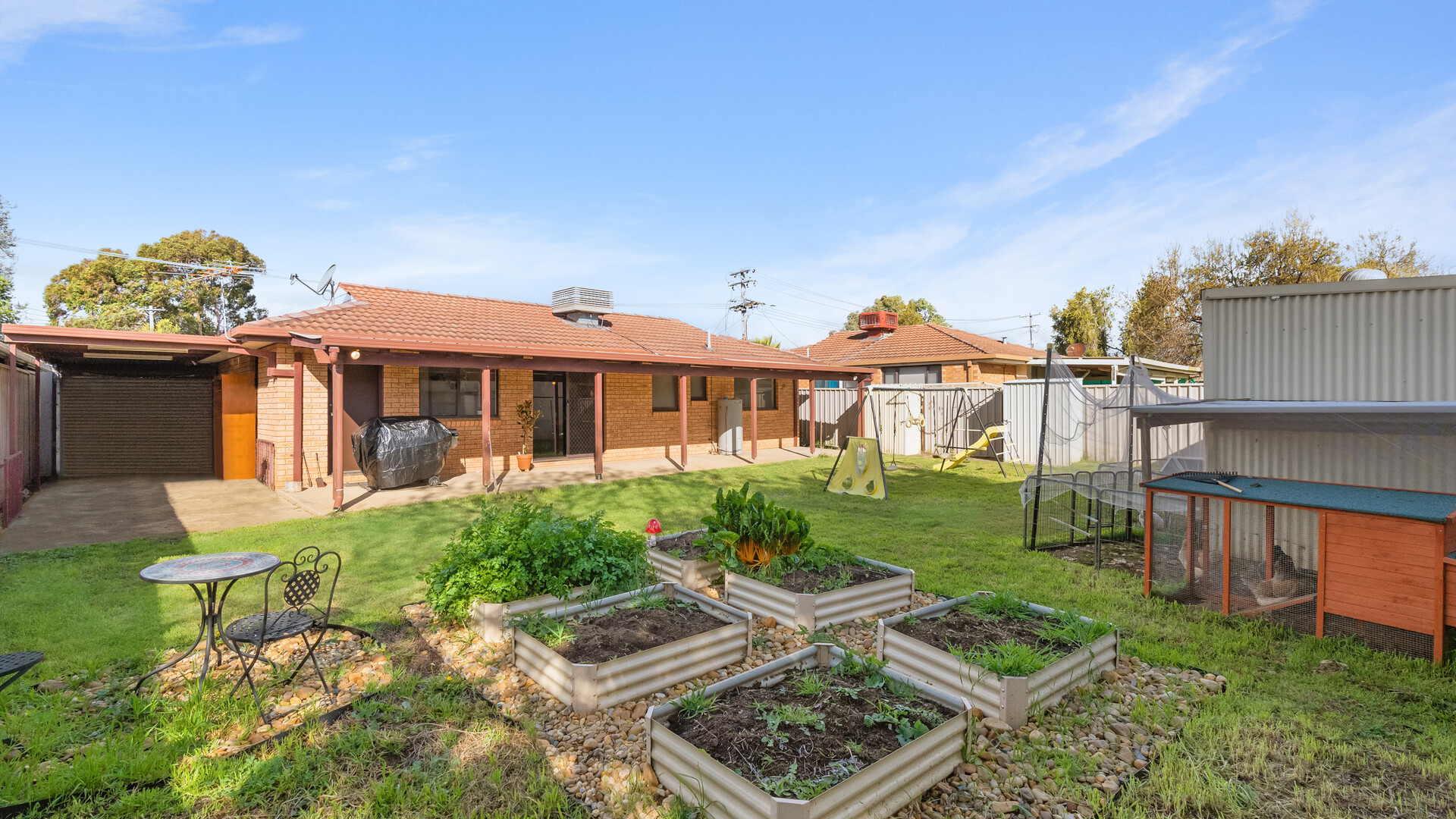 18 Crisp Drive, Ashmont NSW 2650 - photo 10