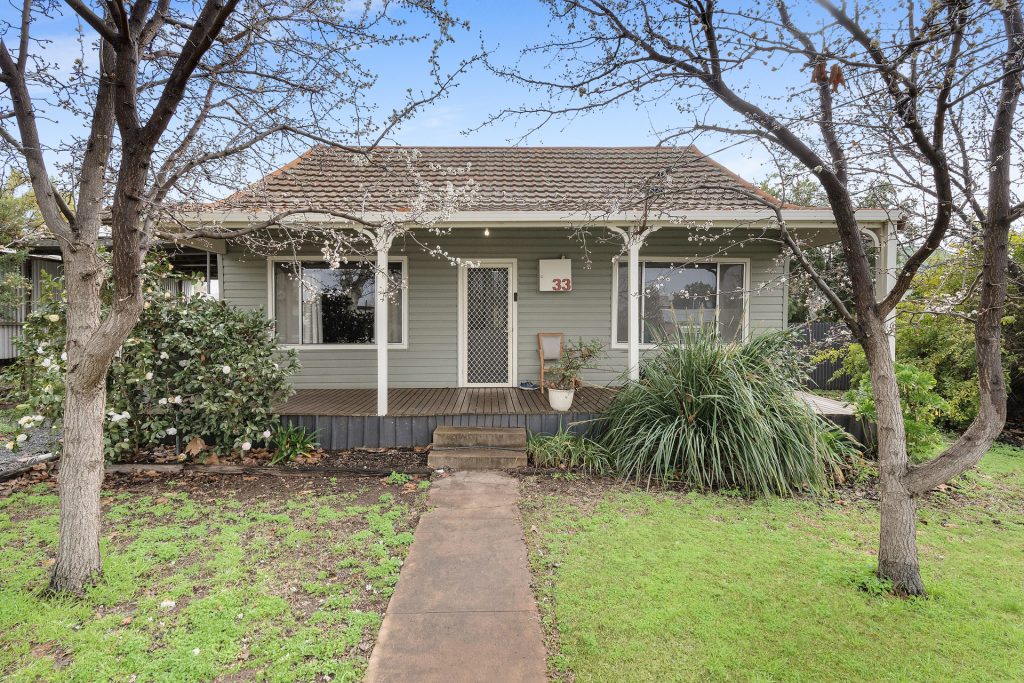 33 Dundas Street, Narrandera NSW 2700 - McGrath Riverina