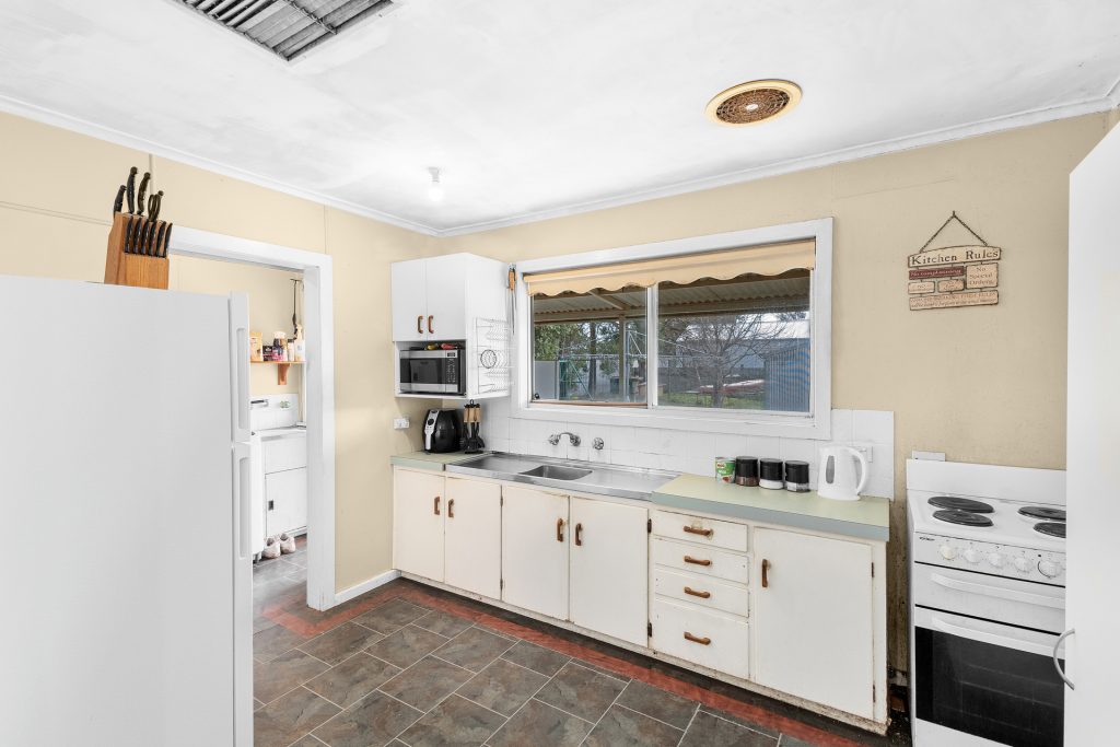 23 Dalgetty Street, Narrandera NSW 2700 - photo 5