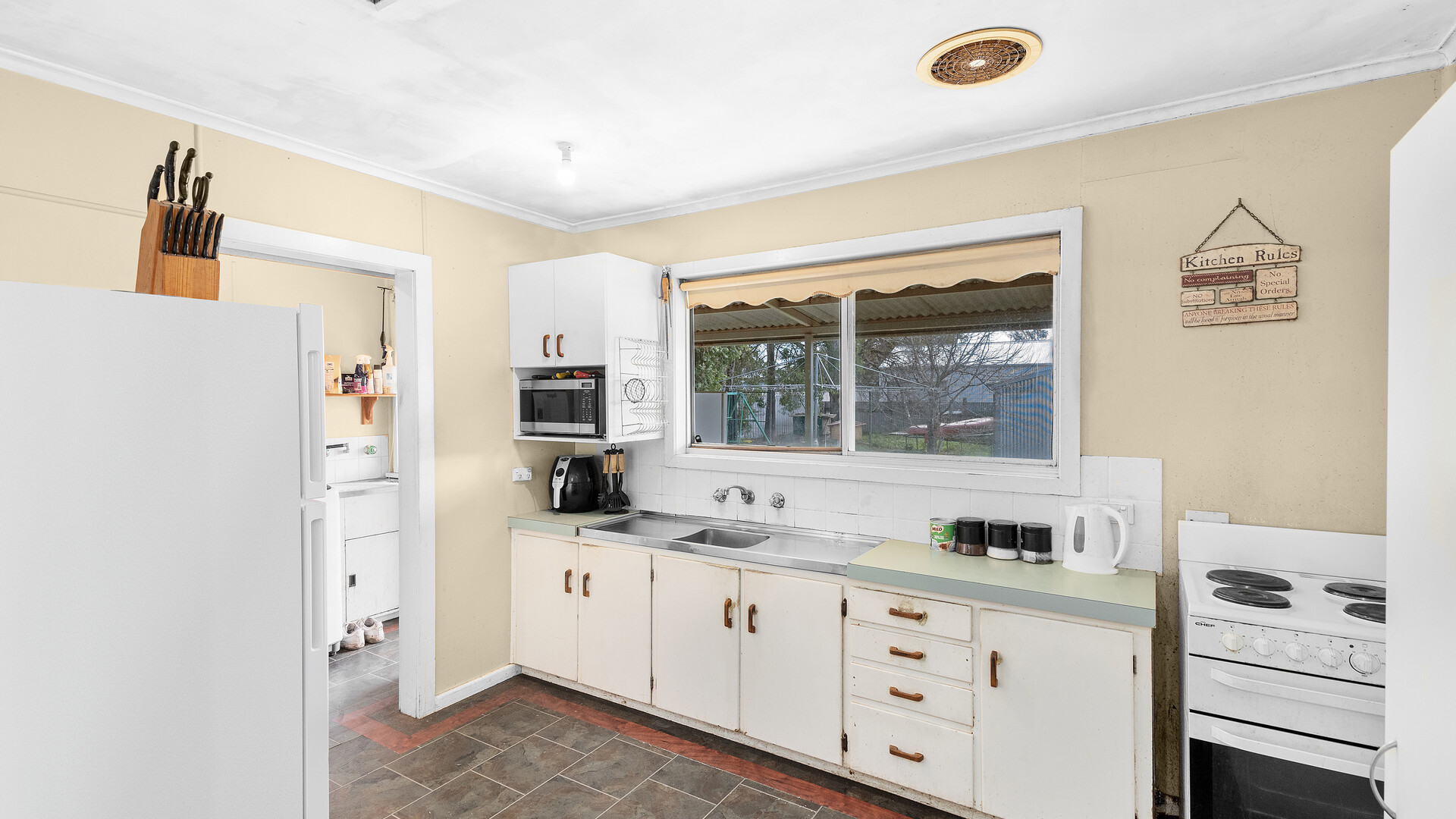 23 Dalgetty Street, Narrandera NSW 2700 - photo 5