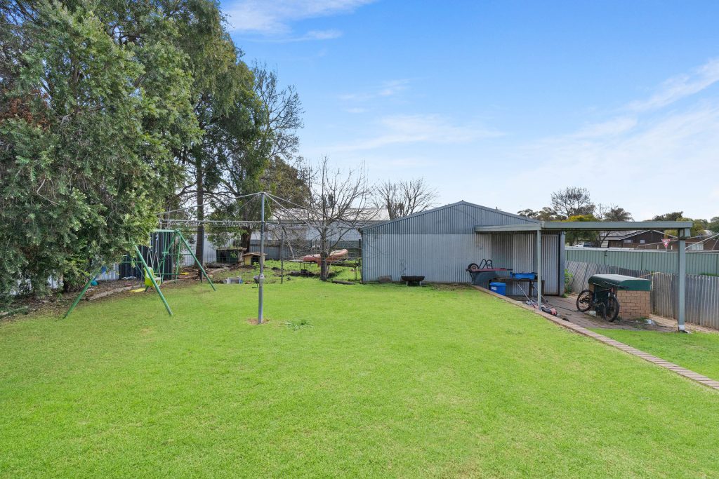 23 Dalgetty Street, Narrandera NSW 2700 - photo 9