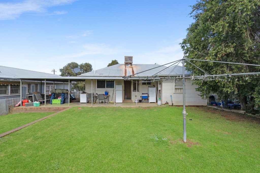 23 Dalgetty Street, Narrandera NSW 2700 - photo 10