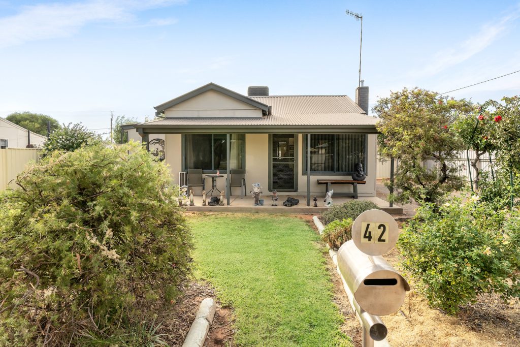 42 Main Avenue, Yanco NSW 2703 - McGrath Riverina