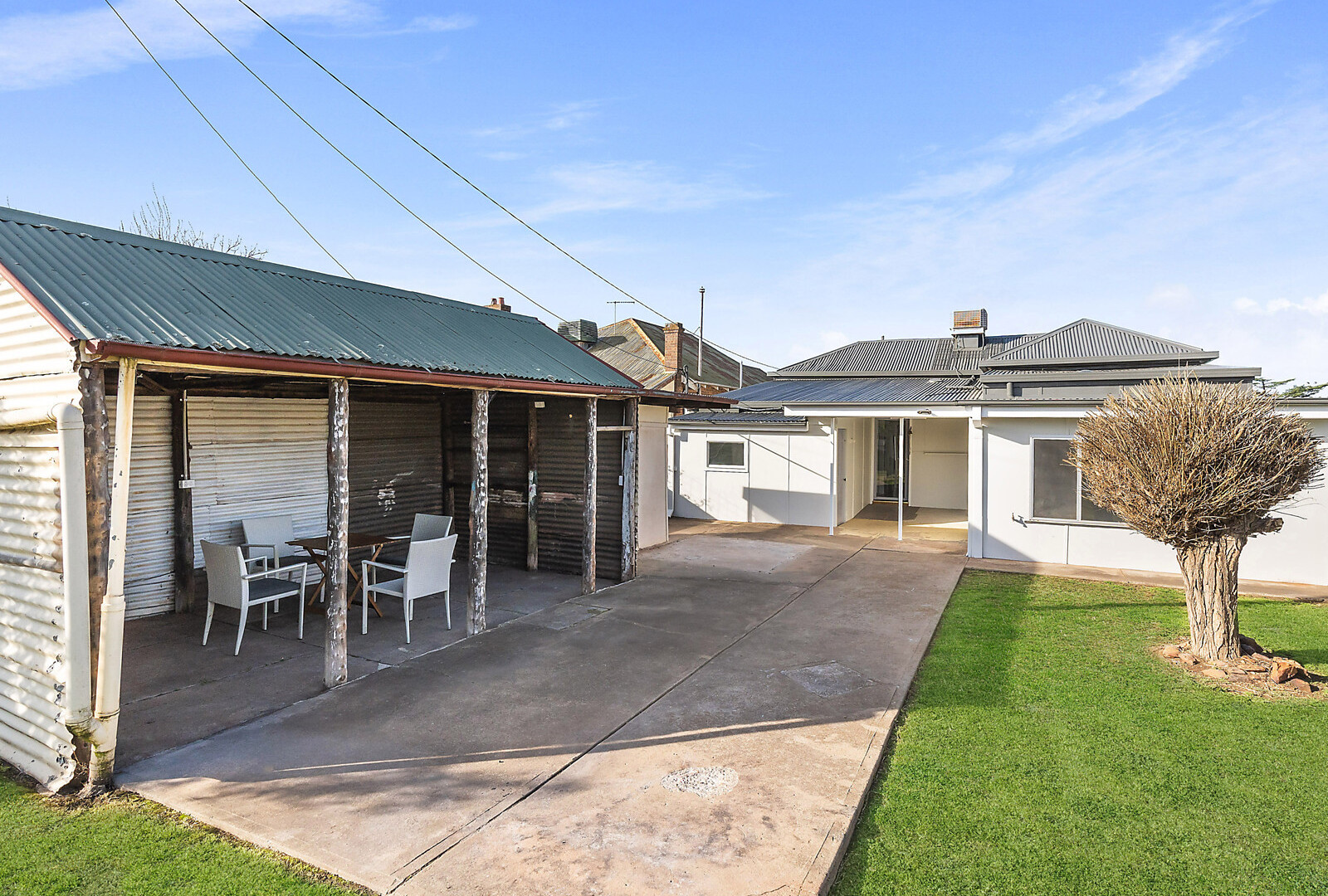 194 De Boos Street, Temora NSW 2666 - photo 12