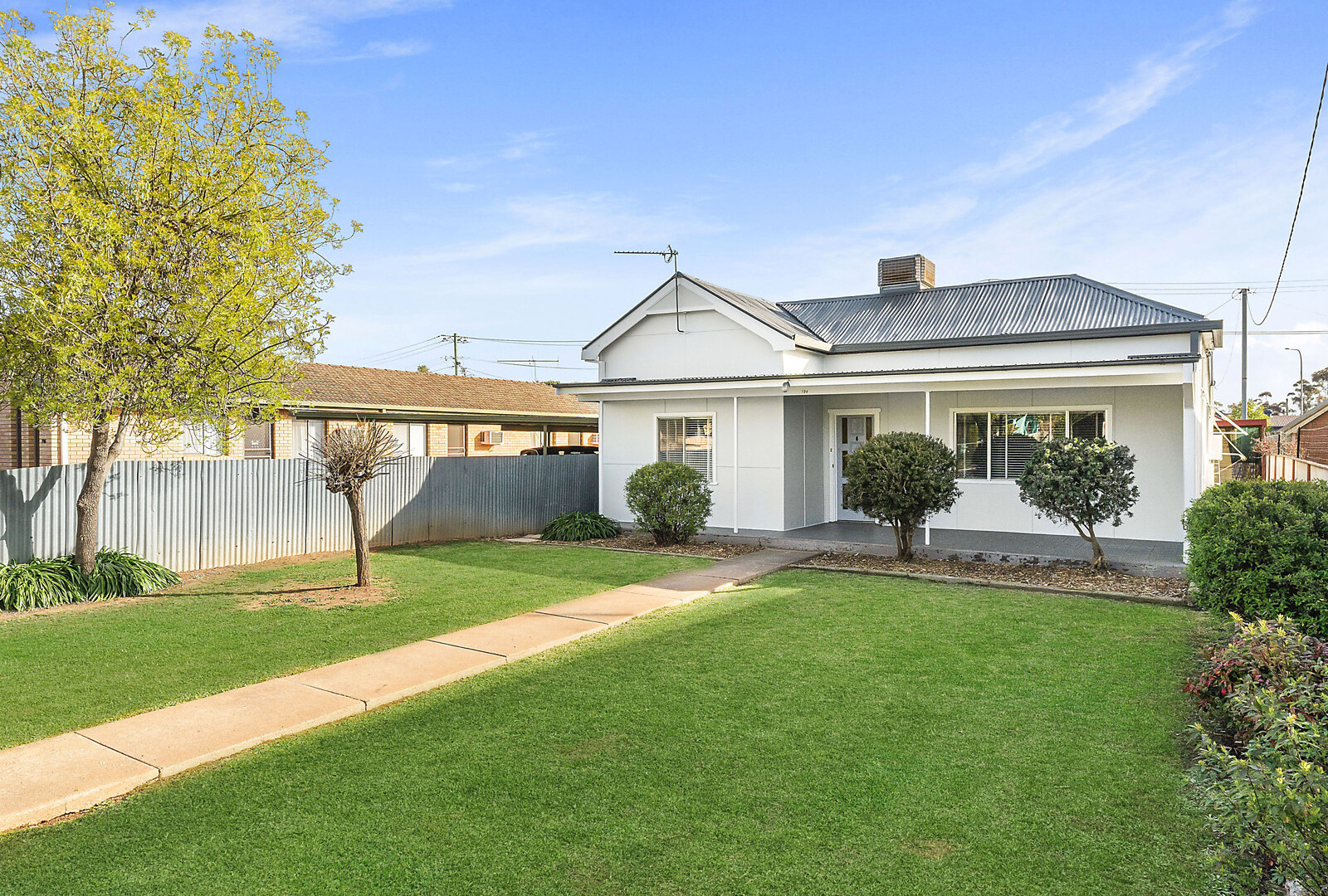 194 De Boos Street, Temora NSW 2666 - photo 14