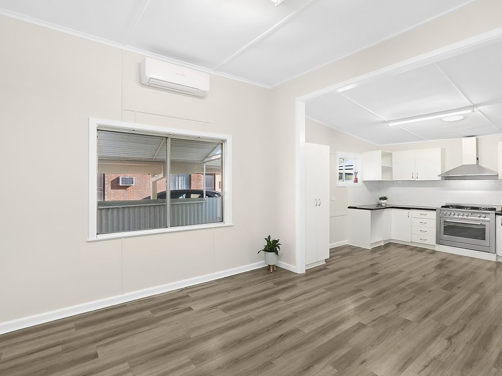 194 De Boos Street, Temora NSW 2666 - photo 3