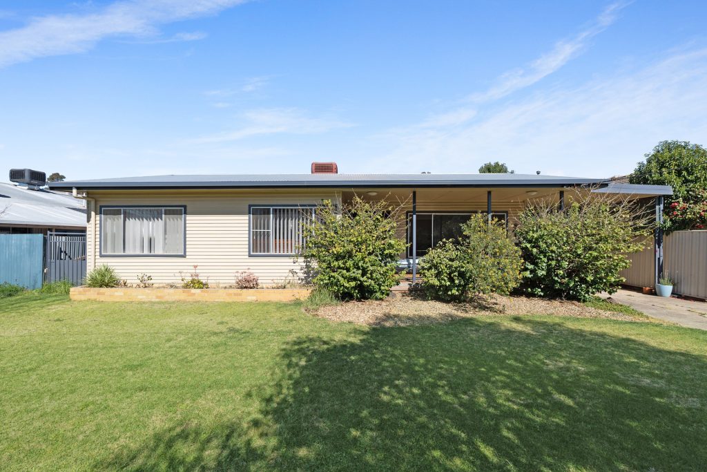 19 Russet Street, Leeton NSW 2705 - McGrath Riverina