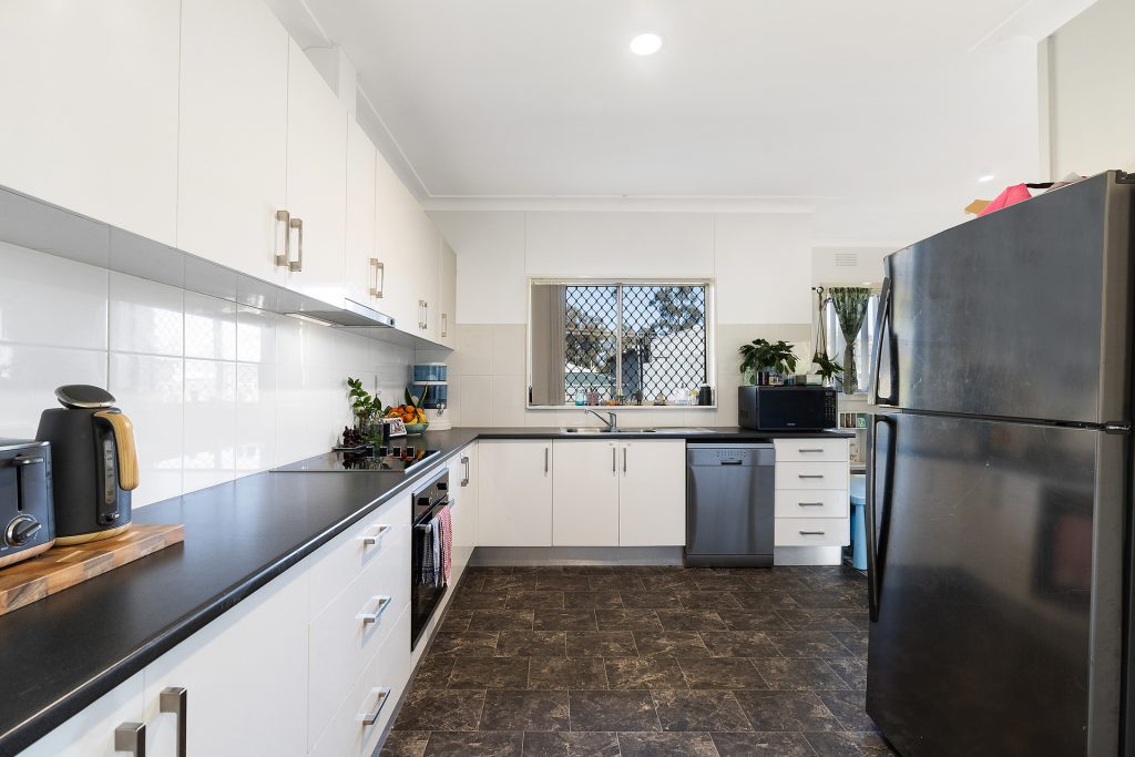 19 Russet Street, Leeton NSW 2705 - photo 4