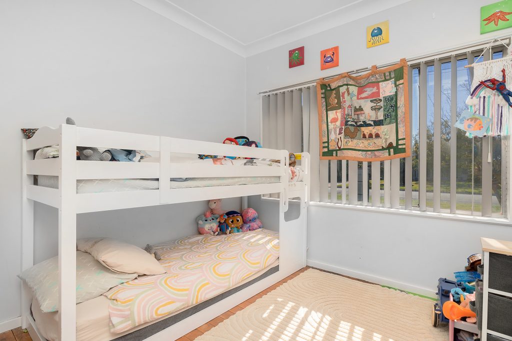 19 Russet Street, Leeton NSW 2705 - photo 6