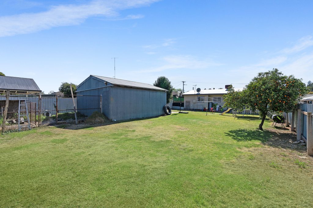 19 Russet Street, Leeton NSW 2705 - photo 9