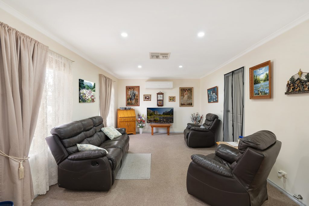 3/161-163 De Boos Street, Temora NSW 2666 - photo 4