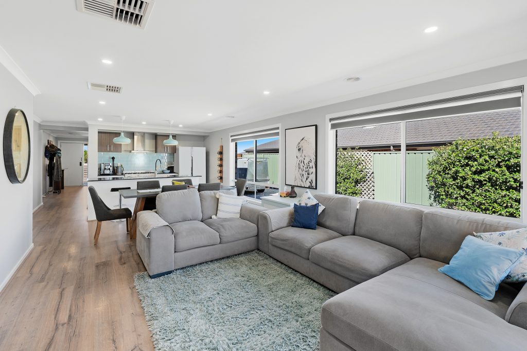 52 Lacebark Drive, Forest Hill NSW 2651 - photo 2